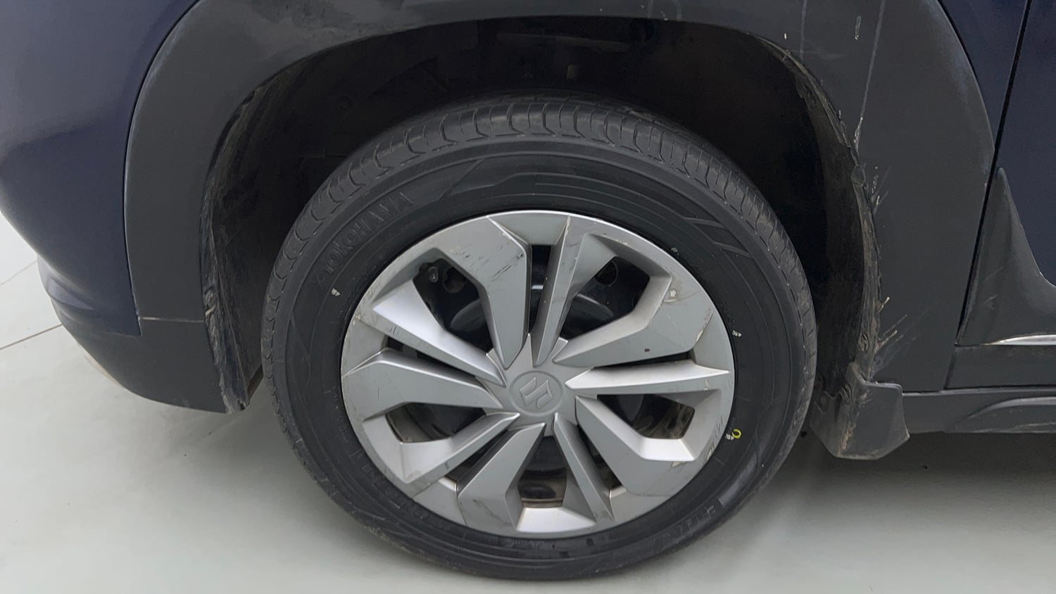Used 2023 Maruti Suzuki Fronx Delta 1.2L MT Petrol Manual tyres LEFT FRONT TYRE RIM VIEW