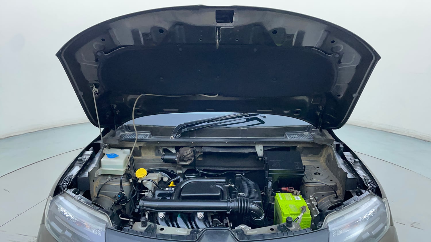 Used 2019 Renault Kwid 1.0 RXT AMT Opt Petrol Automatic engine ENGINE & BONNET OPEN FRONT VIEW