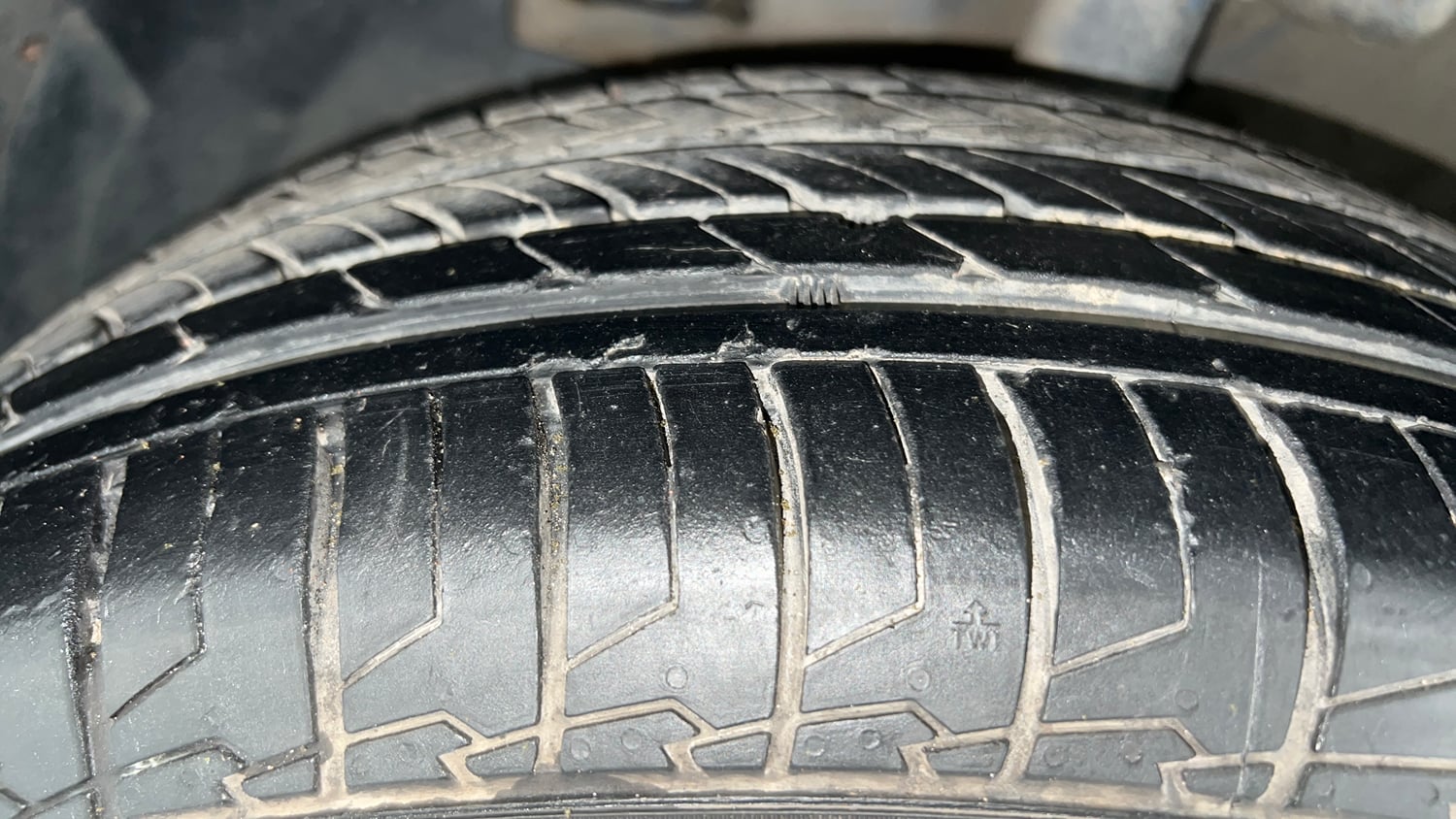 Used 2019 Hyundai Venue SX Plus 1.0L Turbo DCT Sport Petrol Automatic tyres LEFT FRONT TYRE TREAD VIEW
