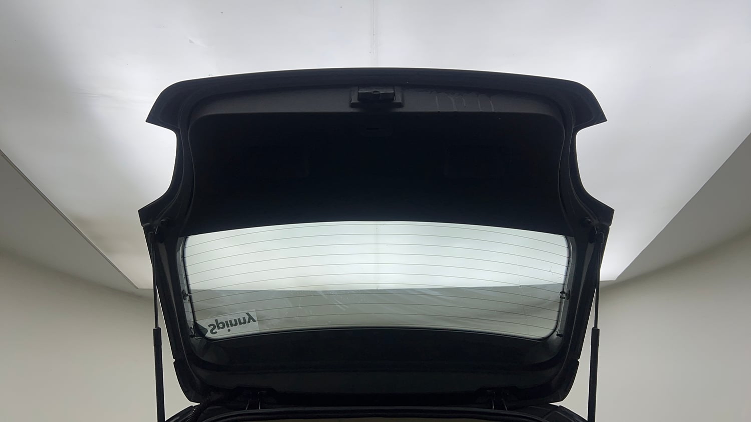 Used 2015 Volkswagen Polo Highline1.2L (P) Petrol Manual interior DICKY DOOR OPEN VIEW