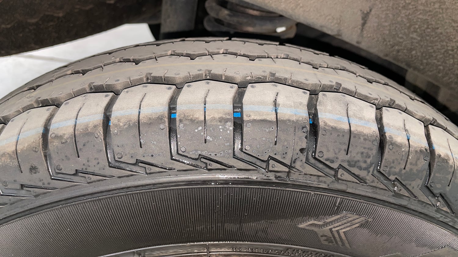 Used 2020 Maruti Suzuki Eeco 5 STR WITH A/C+HTR Petrol Manual tyres RIGHT REAR TYRE TREAD VIEW