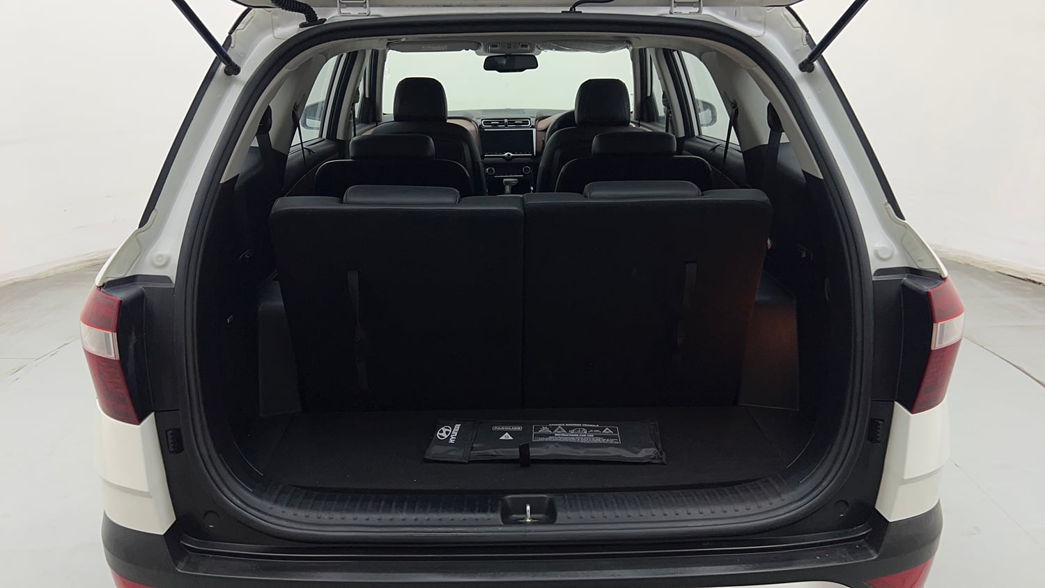 Used 2022 Hyundai Alcazar Signature (O) 6 STR 2.0 Petrol AT Dual Tone Petrol Automatic interior DICKY INSIDE VIEW