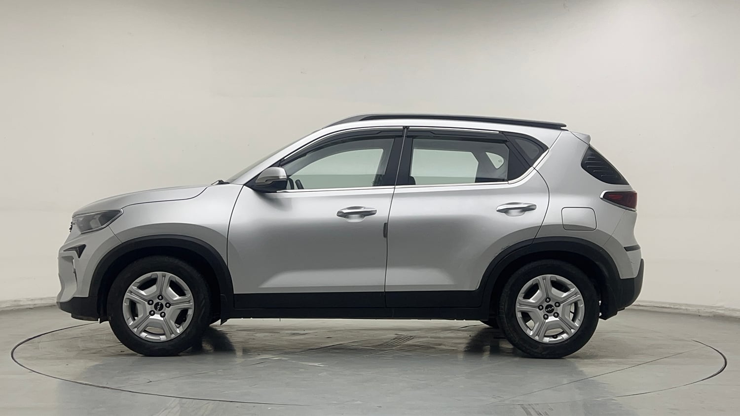Used 2024 Kia Sonet HTK Plus 1.2 Petrol+Cng (outside fitted) Cng Manual exterior LEFT SIDE VIEW