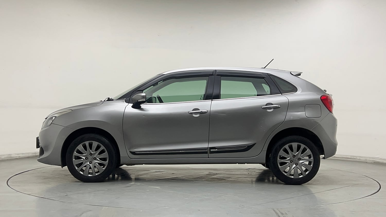 Used 2017 Maruti Suzuki Baleno Alpha 1.2 Petrol Manual exterior LEFT SIDE VIEW