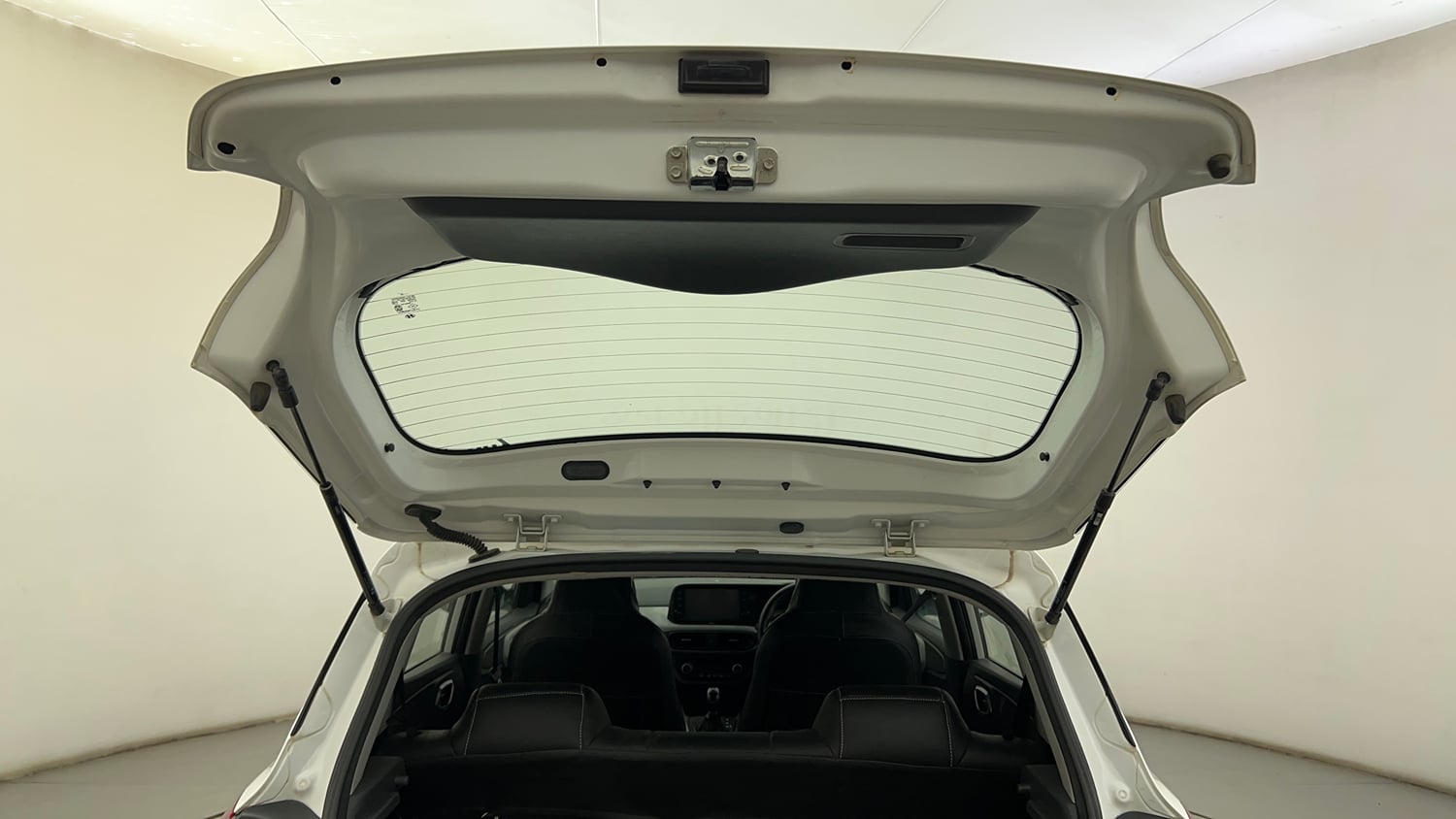 Used 2021 Hyundai Grand i10 Nios Sportz AMT 1.2 Kappa VTVT Petrol Automatic interior DICKY DOOR OPEN VIEW