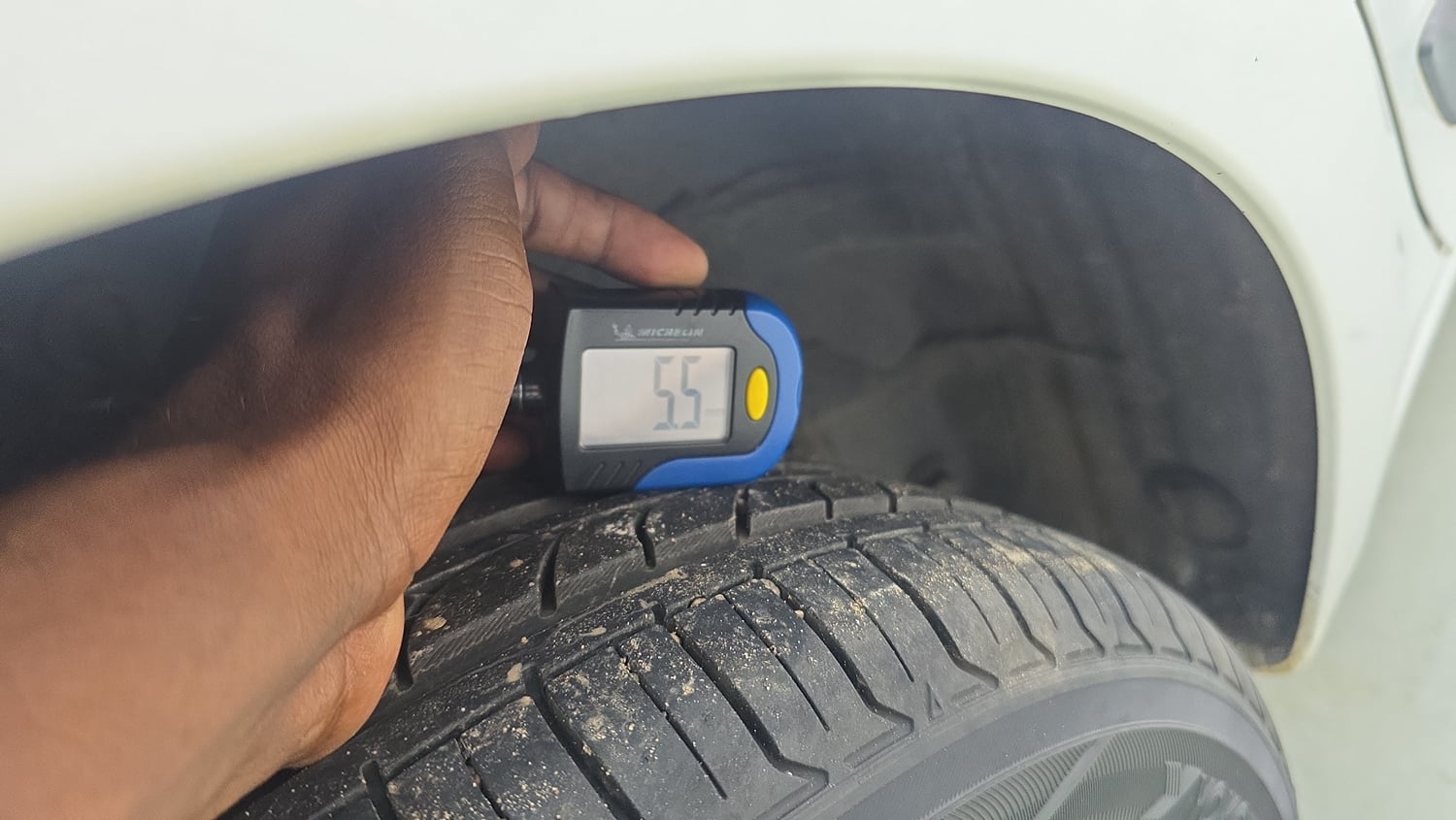 Used 2019 Hyundai Elite i20 Asta 1.2 (O) Petrol Manual tyres RIGHT REAR TYRE TREAD VIEW