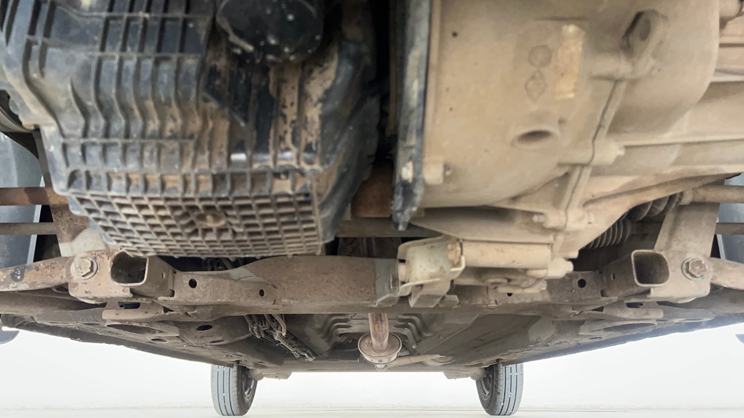 Used 2016 Renault Kwid RXT CNG (Outside Fitted) Cng Manual extra FRONT LEFT UNDERBODY VIEW