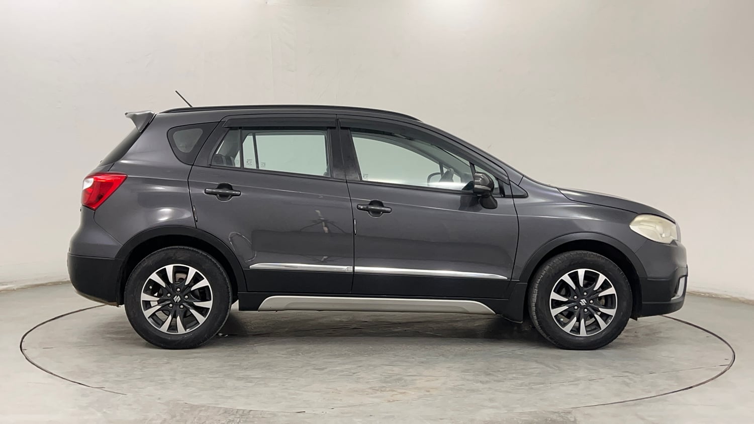 Used 2020 Maruti Suzuki S-Cross Zeta Petrol Manual exterior RIGHT SIDE VIEW