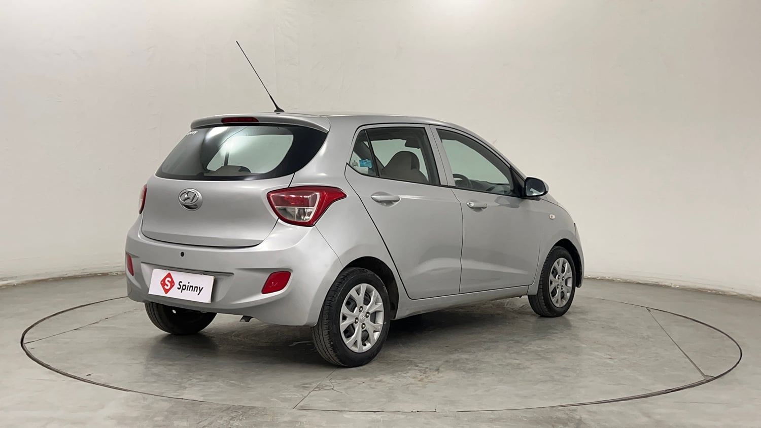 Used 2015 Hyundai Grand i10 Magna 1.2 Kappa VTVT Petrol Manual exterior RIGHT REAR CORNER VIEW