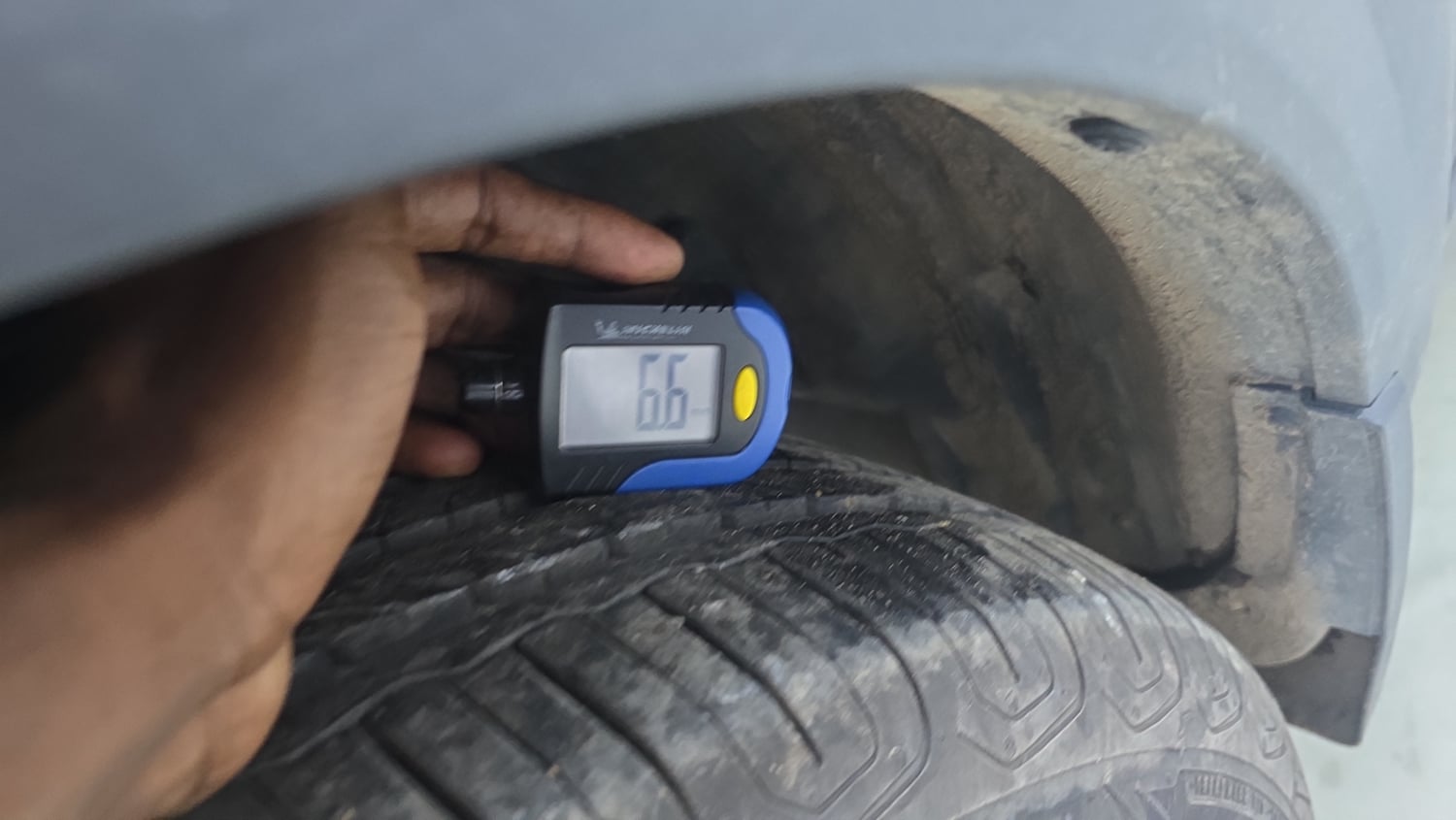 Used 2024 Tata Nexon Creative Plus 1.2 Revotron Petrol 6MT Petrol Manual tyres LEFT FRONT TYRE TREAD VIEW