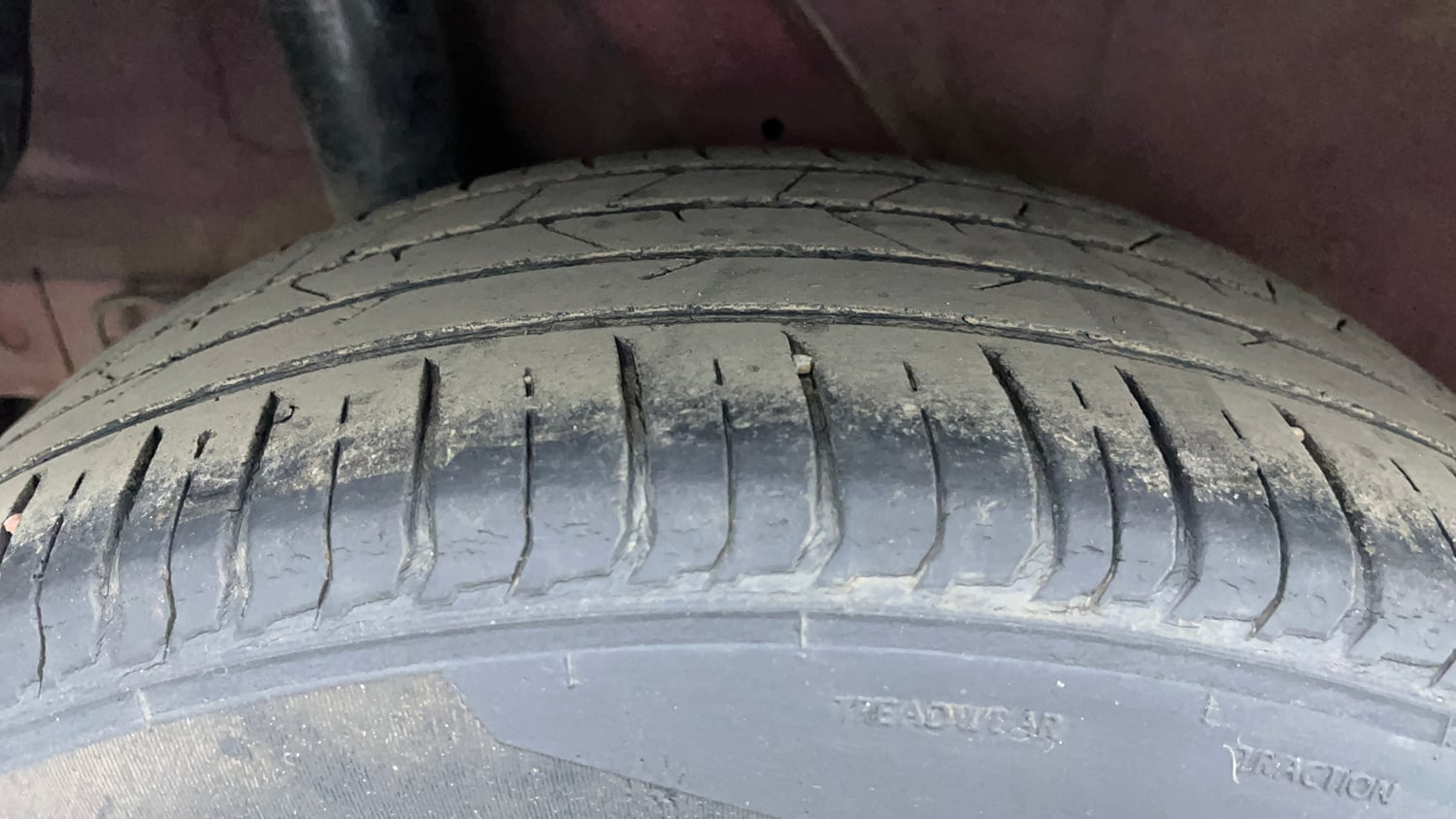 Used 2023 Hyundai Venue SX 1.5 CRDi Diesel Manual tyres RIGHT REAR TYRE TREAD VIEW