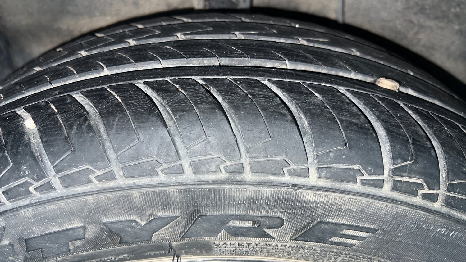 Used 2024 Hyundai Exter SX (O) 1.2 AMT Petrol Automatic tyres RIGHT REAR TYRE TREAD VIEW