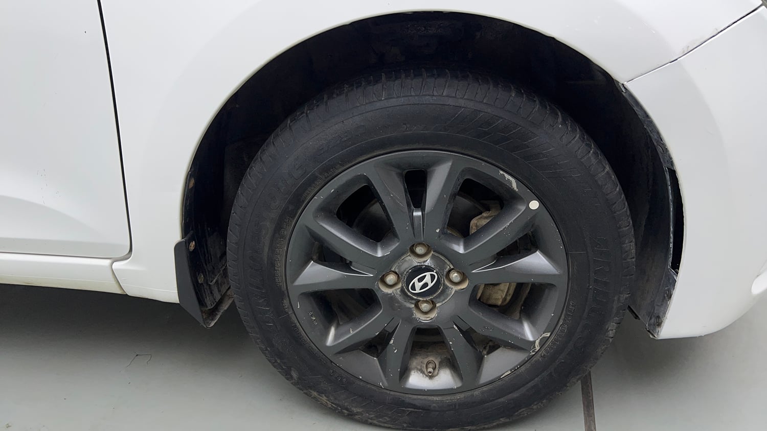Used 2020 Hyundai Elite i20 Sportz Plus 1.2 Petrol Manual tyres RIGHT FRONT TYRE RIM VIEW