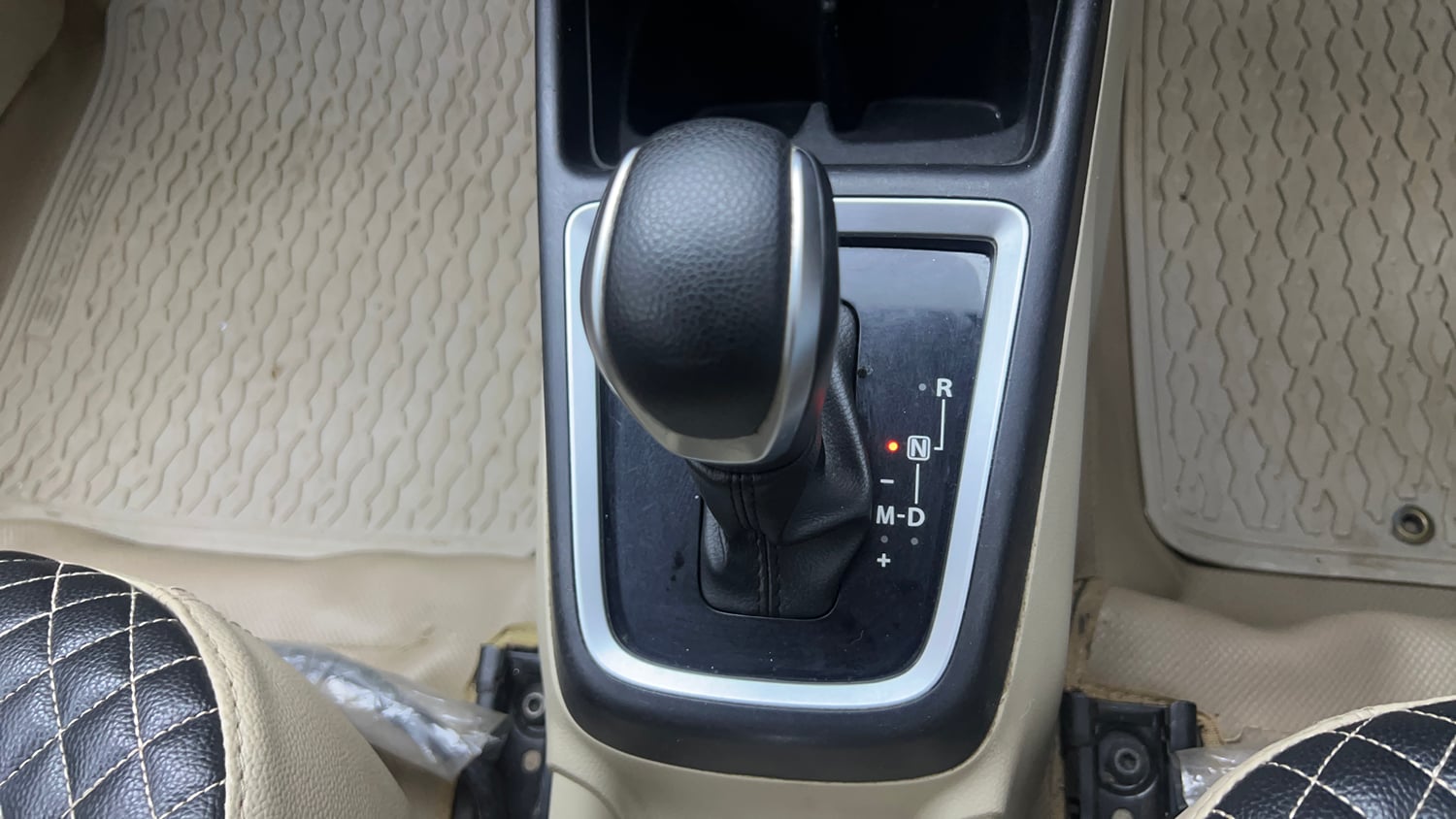 Used 2020 Maruti Suzuki Dzire VXi AGS Petrol Automatic interior GEAR  KNOB VIEW