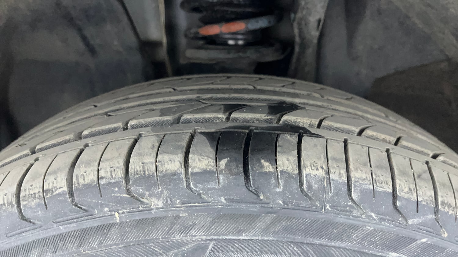 Used 2021 Nissan Magnite XV Turbo CVT Petrol Automatic tyres LEFT FRONT TYRE TREAD VIEW