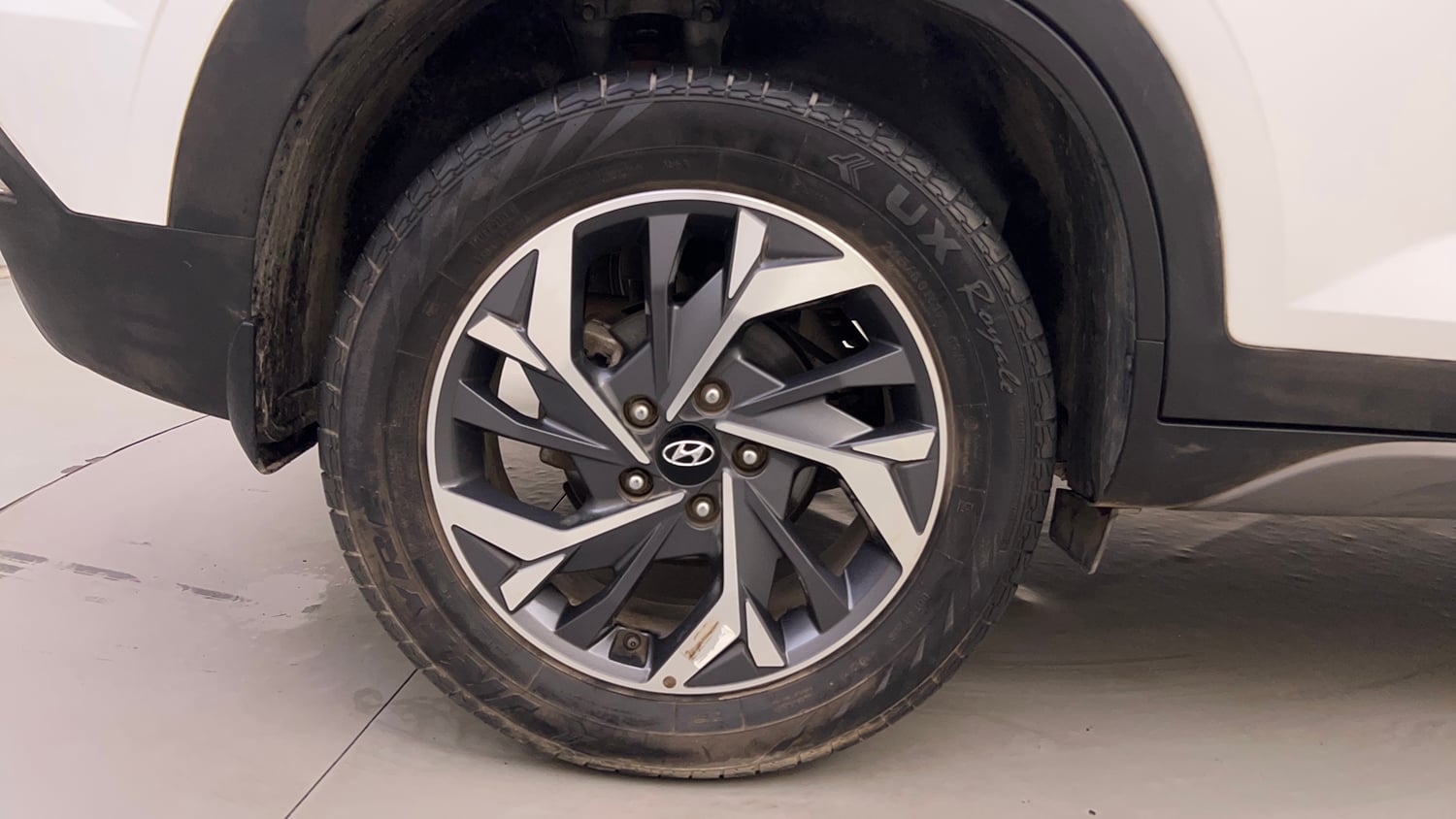 Used 2023 Hyundai Creta SX 1.5 Petrol Petrol Manual tyres RIGHT REAR TYRE RIM VIEW