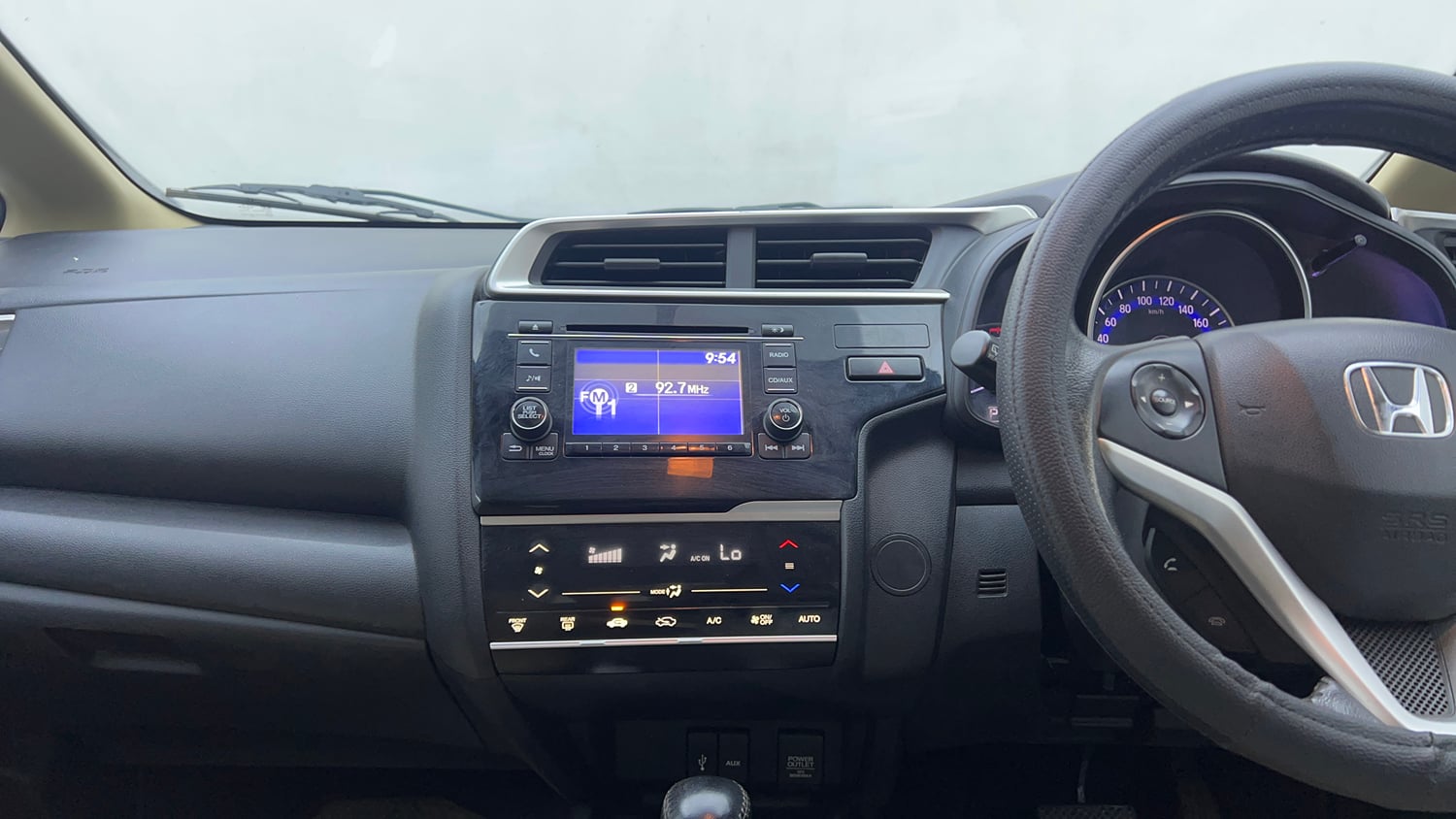 Used 2016 Honda Jazz V AT Petrol Petrol Automatic interior MUSIC SYSTEM & AC CONTROL VIEW