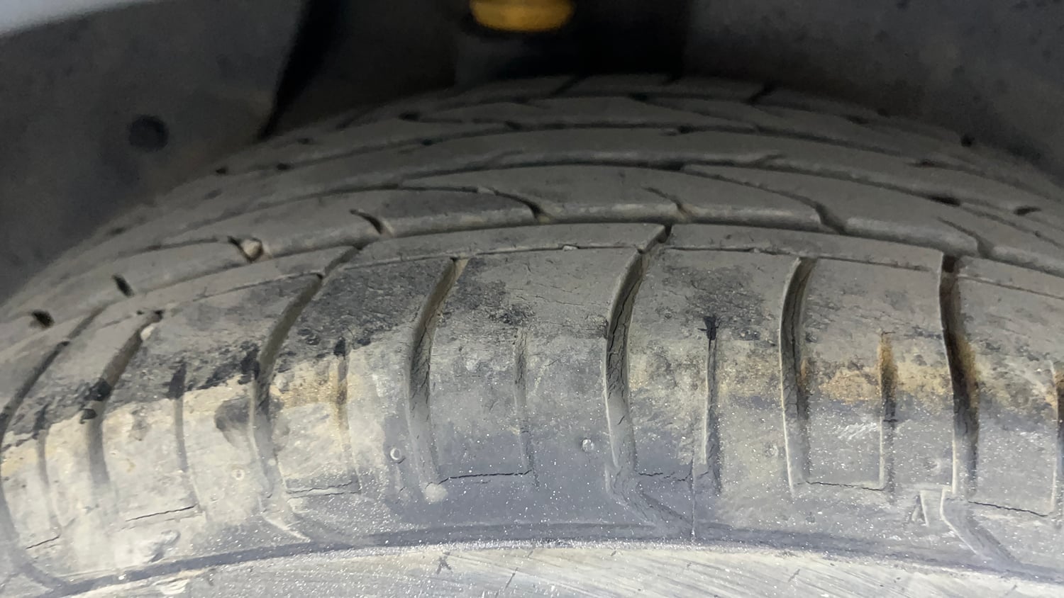 Used 2017 Hyundai Creta SX 1.6 CRDI (O) Diesel Manual tyres RIGHT REAR TYRE TREAD VIEW
