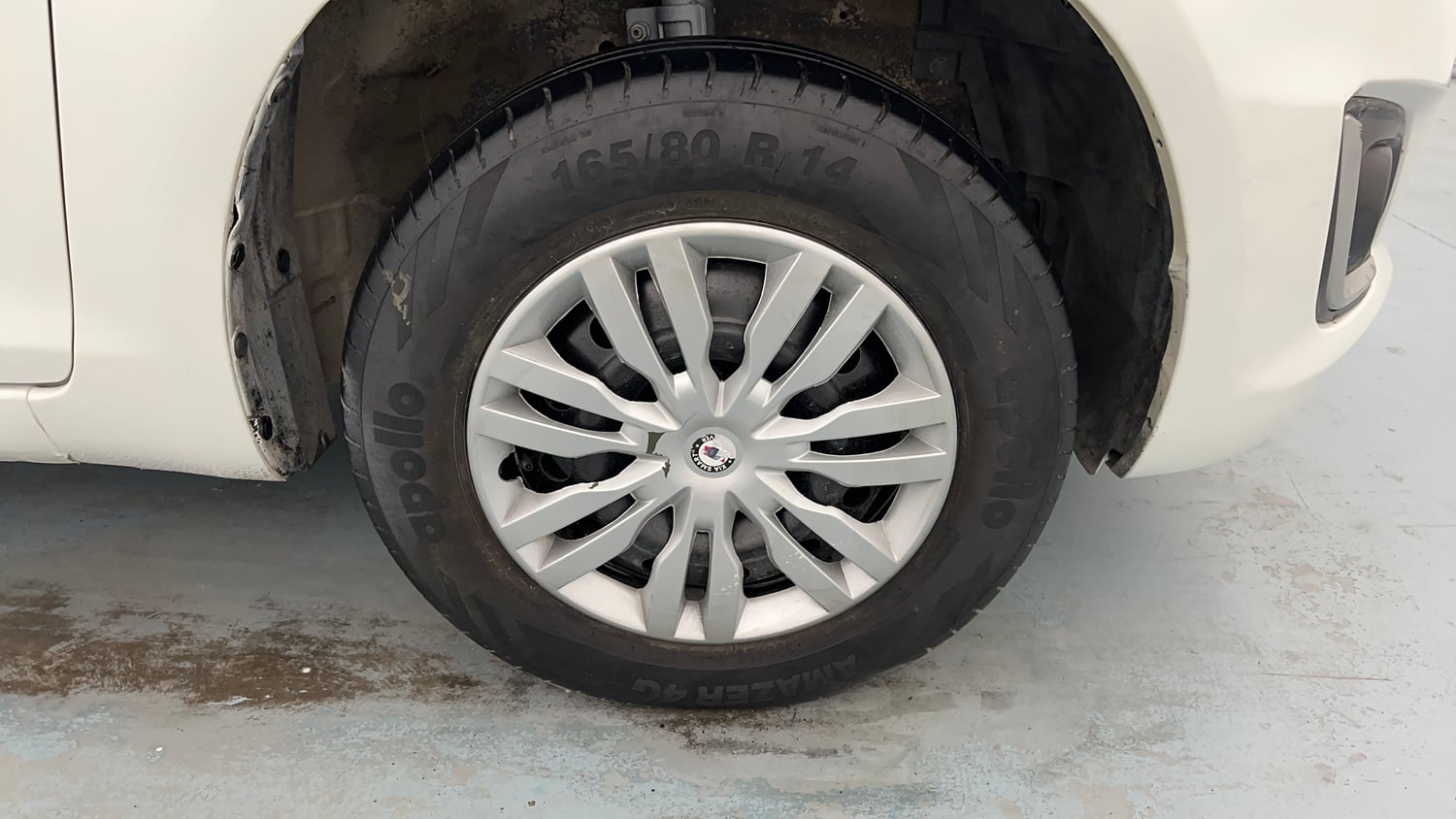 Used 2016 Maruti Suzuki Swift VXi Petrol Manual tyres RIGHT FRONT TYRE RIM VIEW