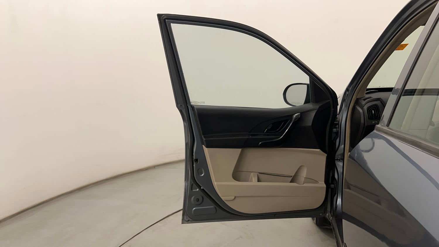 Used 2016 Mahindra XUV500 W4 Diesel Manual interior LEFT FRONT DOOR OPEN VIEW