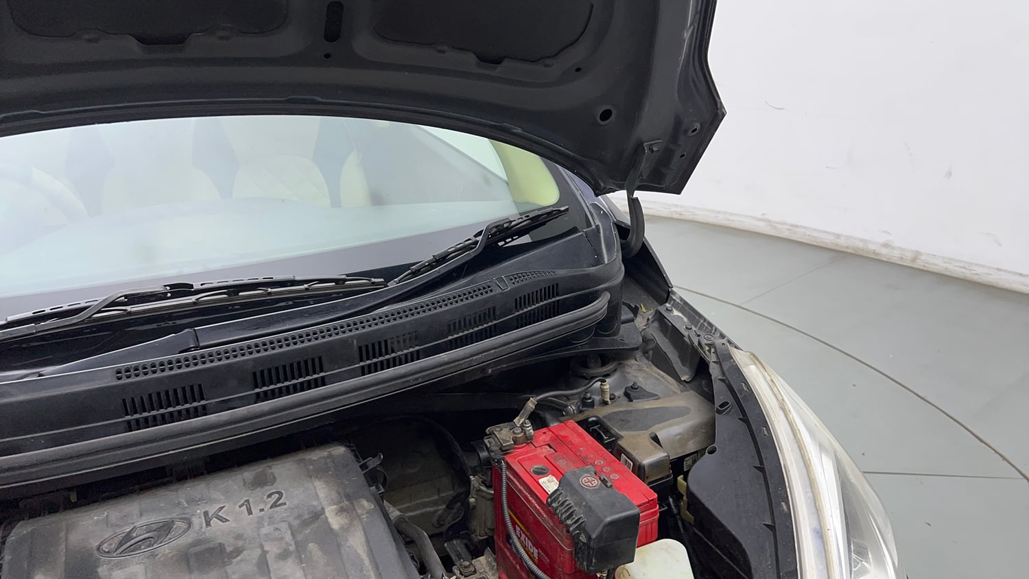 Used 2017 Hyundai Grand i10 Magna 1.2 Kappa VTVT Petrol Manual engine ENGINE LEFT SIDE HINGE & APRON VIEW