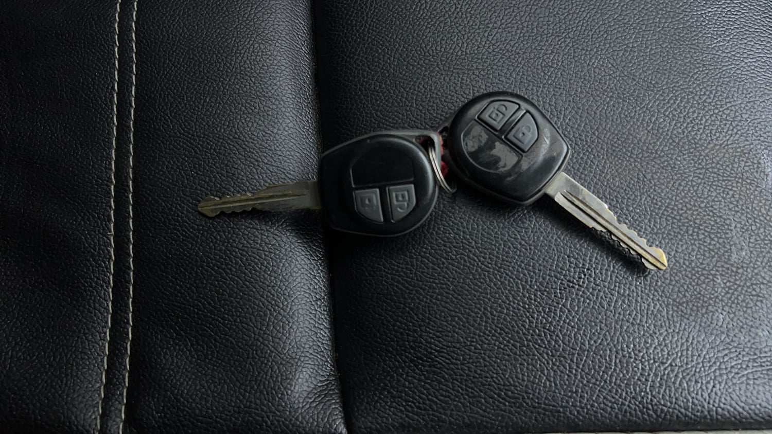 Used 2015 Maruti Suzuki Swift VXi Petrol Manual extra CAR KEY VIEW
