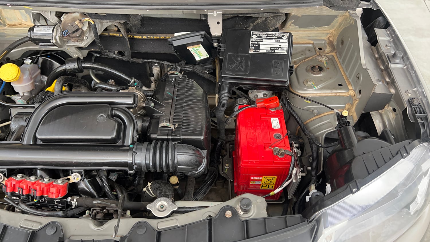 Used 2016 Renault Kwid RXT CNG (Outside Fitted) Cng Manual engine ENGINE LEFT SIDE VIEW
