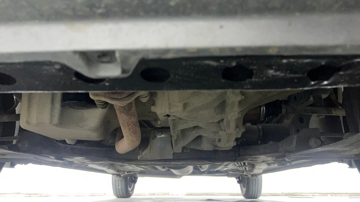 Used 2022 Maruti Suzuki Celerio ZXi Plus AMT Petrol Automatic extra FRONT LEFT UNDERBODY VIEW