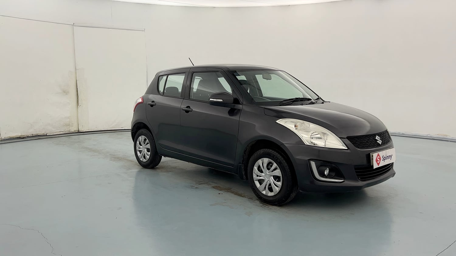 Used 2017 Maruti Suzuki Swift VXi Petrol Manual exterior RIGHT FRONT CORNER VIEW