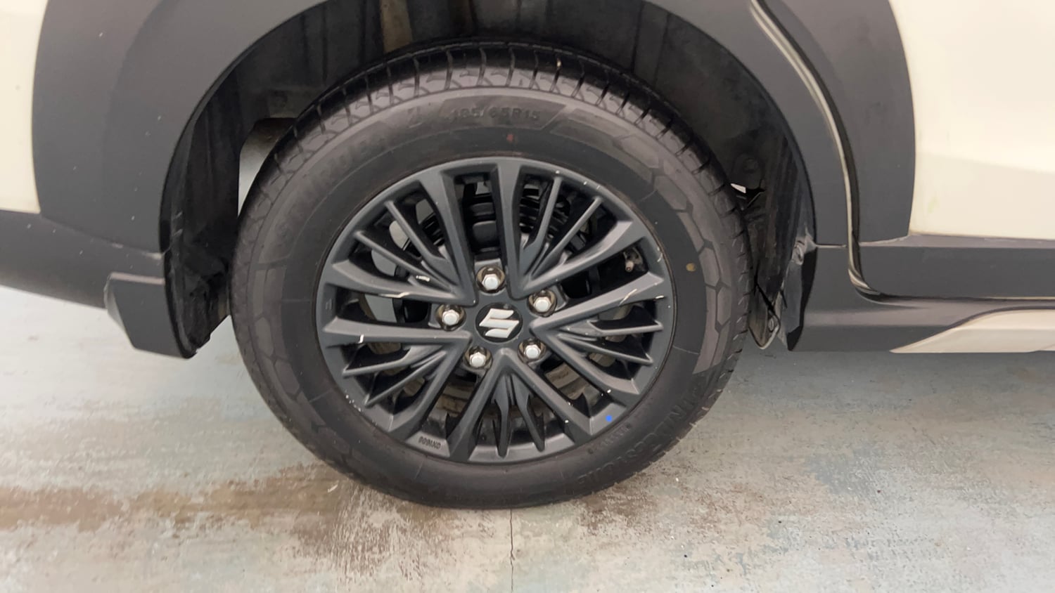 Used 2021 Maruti Suzuki XL6 Zeta AT Petrol Petrol Automatic tyres RIGHT REAR TYRE RIM VIEW