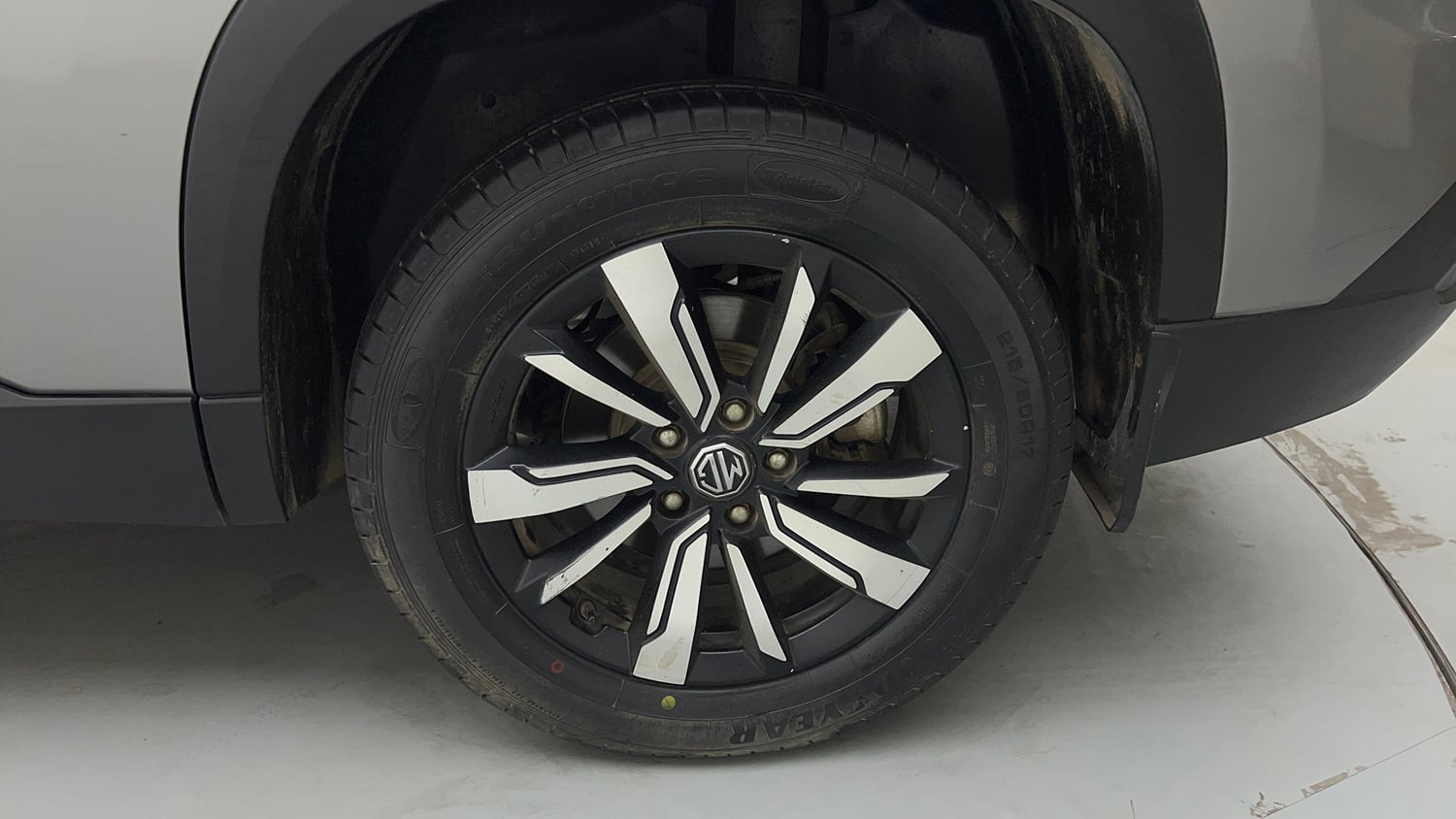 Used 2019 MG Motors Hector Sharp 1.5 DCT Petrol Petrol Automatic tyres LEFT REAR TYRE RIM VIEW