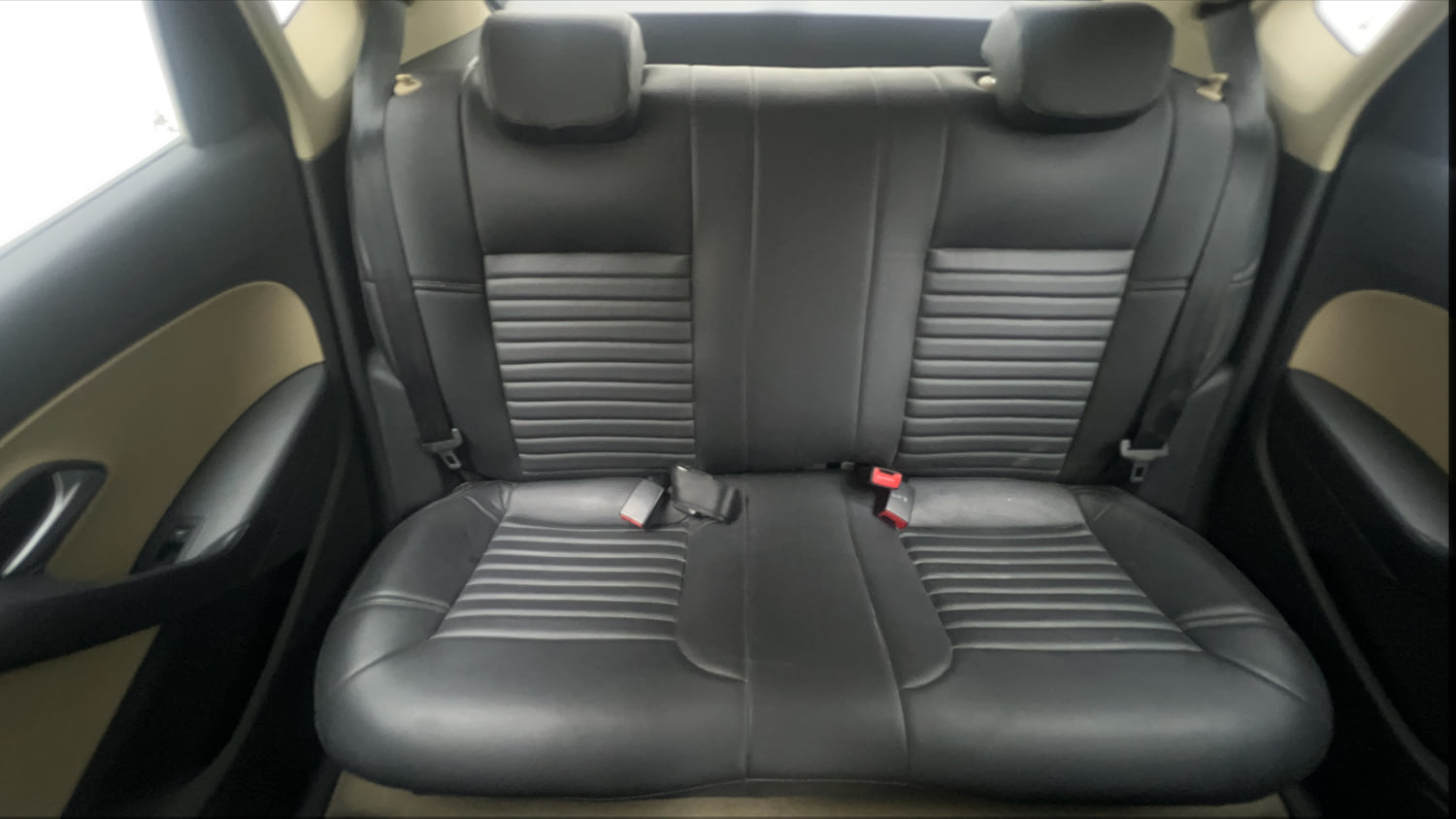 Used 2015 Volkswagen Polo Highline1.2L (P) Petrol Manual interior REAR SEAT CONDITION VIEW