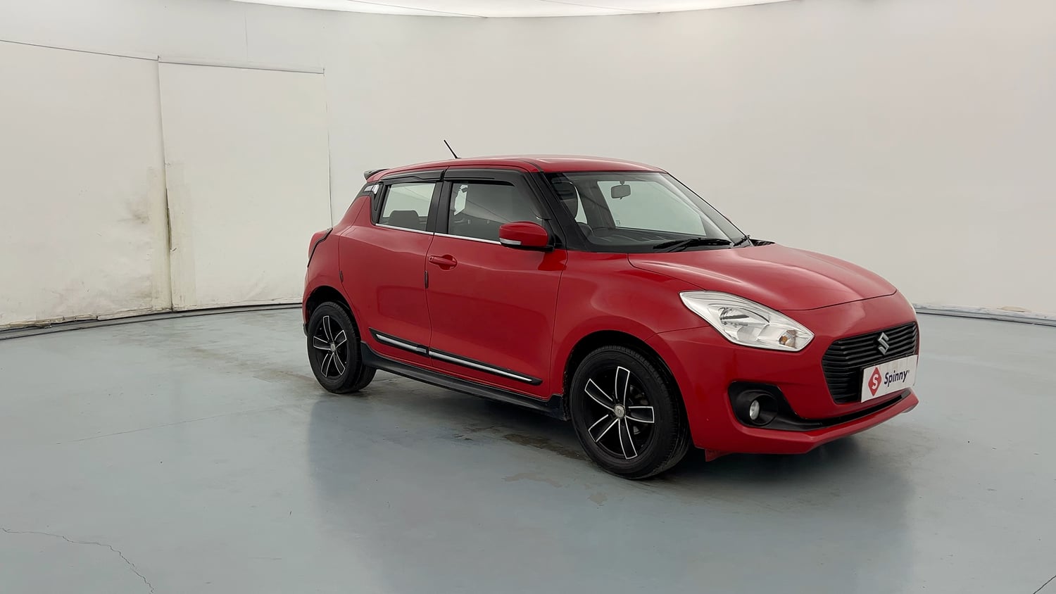 Used 2018 Maruti Suzuki Swift VXi AMT Petrol Automatic exterior RIGHT FRONT CORNER VIEW