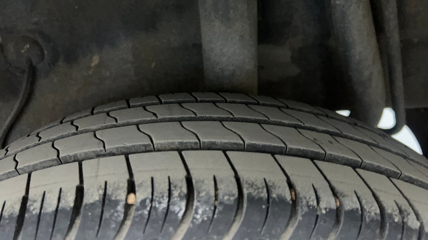 Used 2015 Maruti Suzuki Celerio ZXi Opt Petrol Manual tyres LEFT REAR TYRE TREAD VIEW