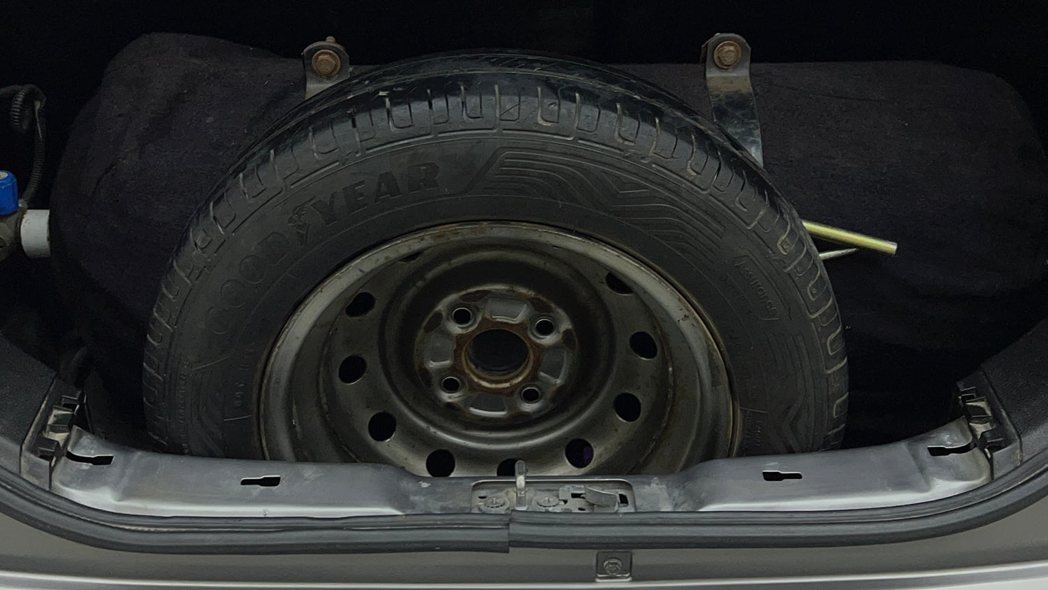 Used 2017 Maruti Suzuki Wagon R 1.0 LXI CNG (outside fitted) Cng Manual tyres SPARE TYRE VIEW
