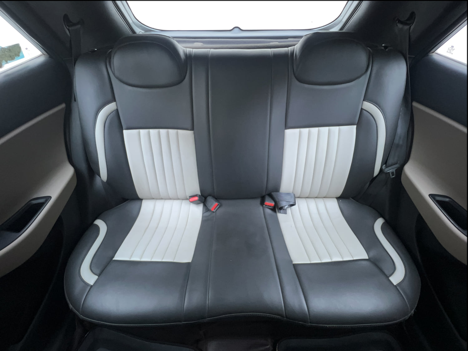 Used 2015 Hyundai Elite i20 Sportz 1.2 Petrol Manual interior REAR SEAT CONDITION VIEW