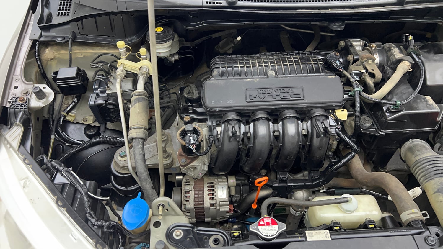 Used 2015 Honda City V Petrol Manual engine ENGINE RIGHT SIDE VIEW