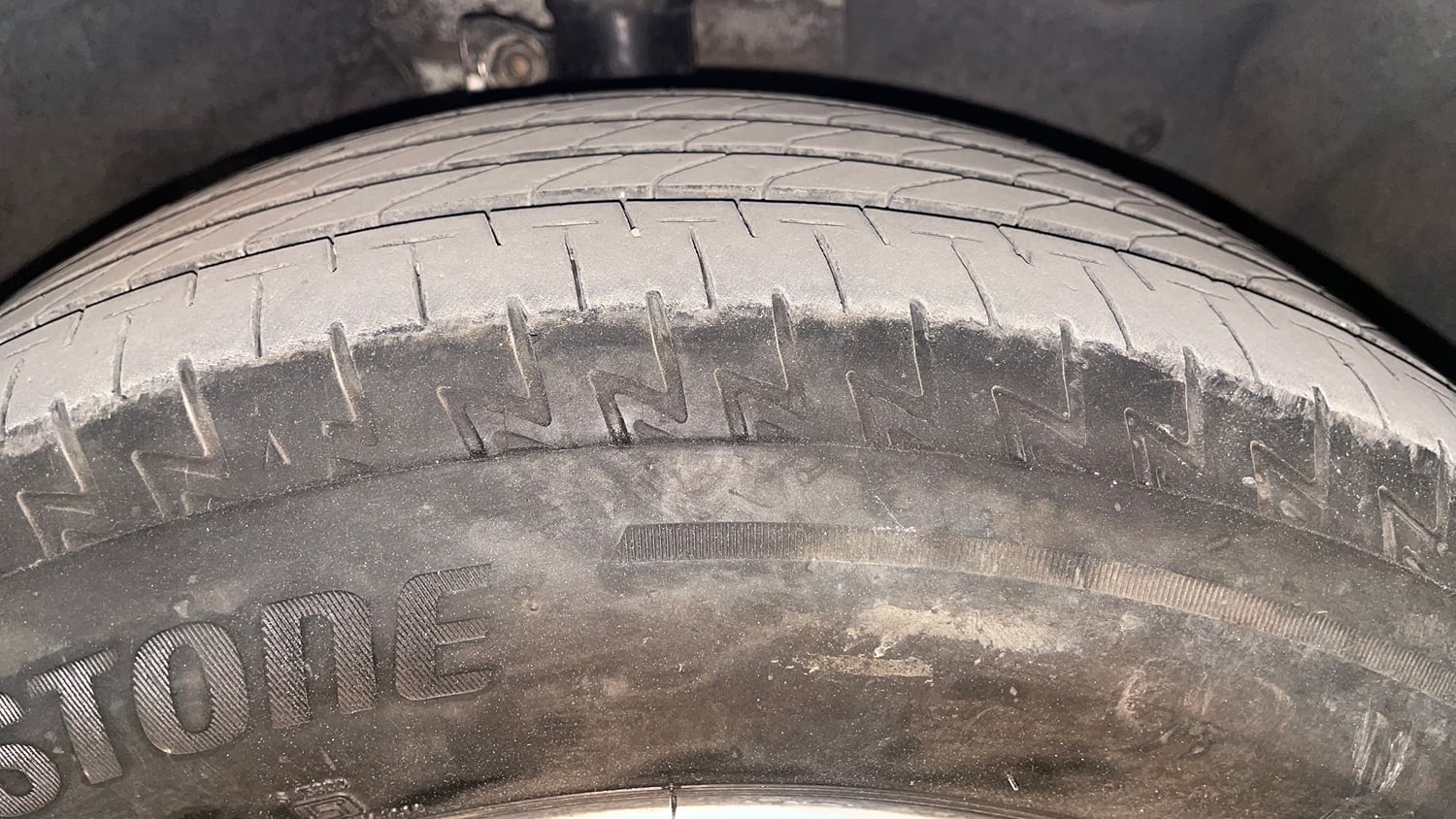 Used 2019 Ford Figo Titanium 1.5 Ti-VCT AT Petrol Automatic tyres RIGHT FRONT TYRE TREAD VIEW