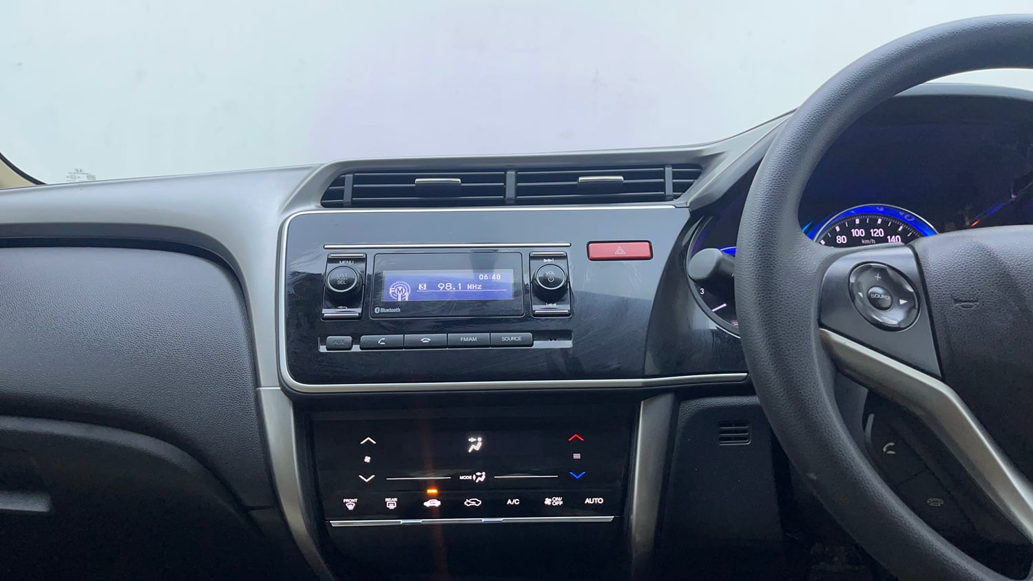 Used 2015 Honda City SV CVT Petrol Automatic interior MUSIC SYSTEM & AC CONTROL VIEW