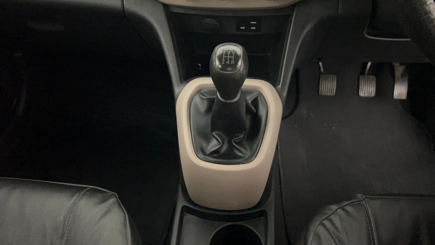 Used 2019 Hyundai Grand i10 Magna 1.2 Kappa VTVT Petrol Manual interior GEAR  KNOB VIEW
