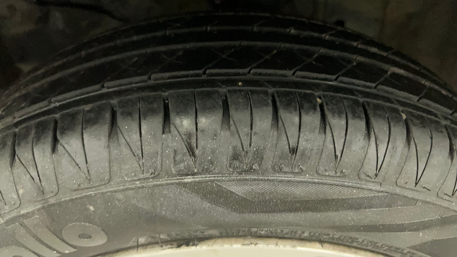 Used 2015 Honda Jazz V AT Petrol Petrol Automatic tyres LEFT FRONT TYRE TREAD VIEW