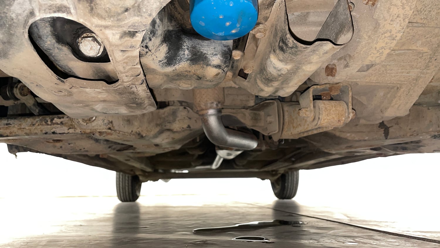 Used 2012 Hyundai i10 Magna 1.2 Kappa2 Petrol Manual extra FRONT LEFT UNDERBODY VIEW