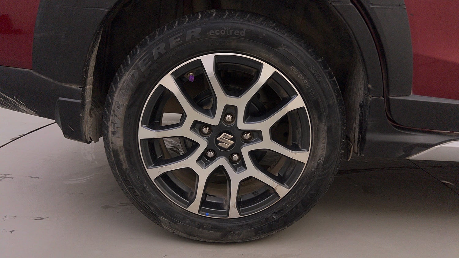 Used 2023 Maruti Suzuki XL6 Alpha Plus AT Petrol Dual Tone Petrol Automatic tyres RIGHT REAR TYRE RIM VIEW
