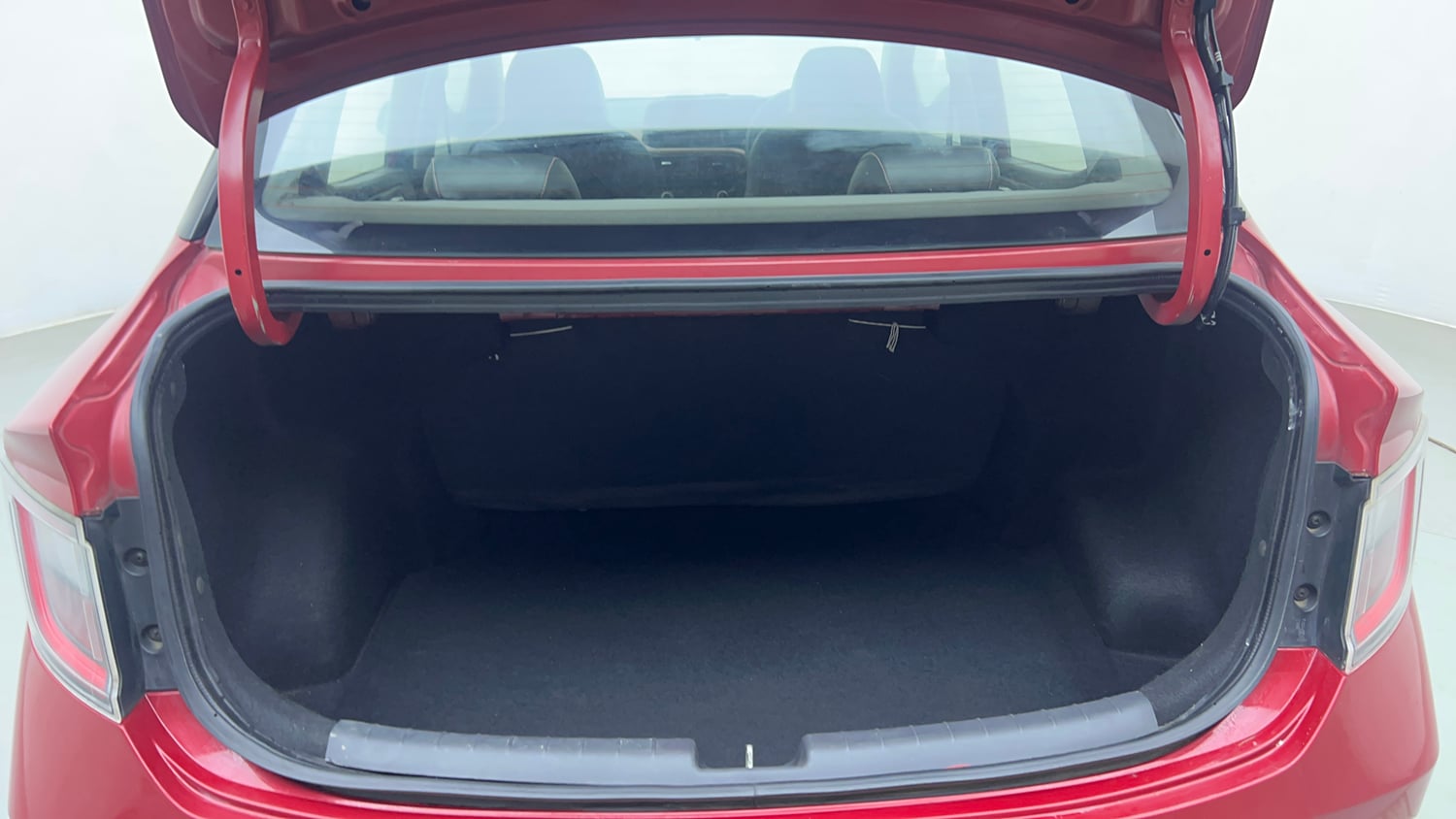 Used 2021 Hyundai Aura SX Plus 1.2 AMT Petrol Petrol Automatic interior DICKY INSIDE VIEW