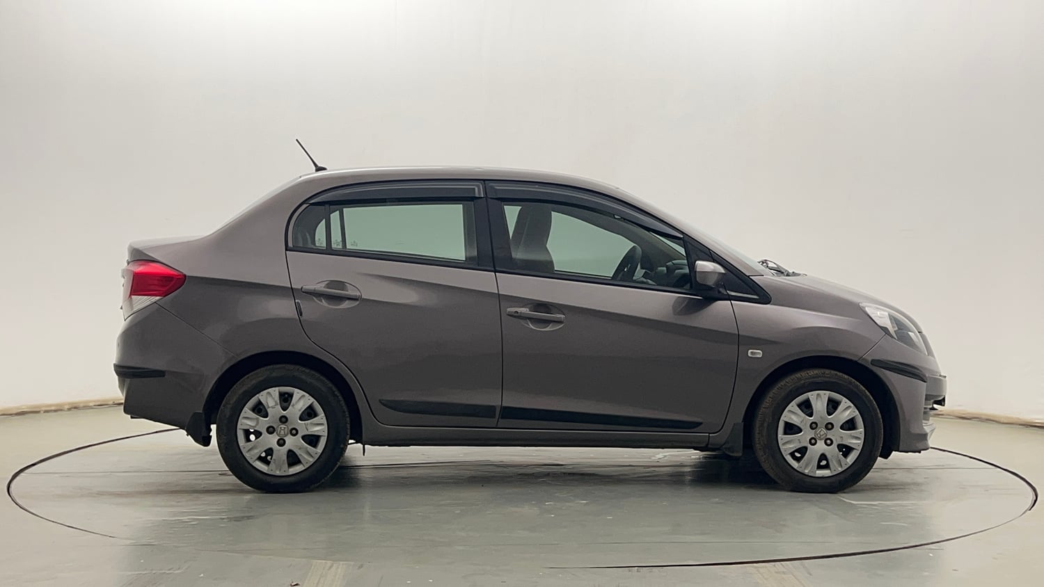 Used 2013 Honda Amaze 1.2 S i-VTEC Petrol Manual exterior RIGHT SIDE VIEW