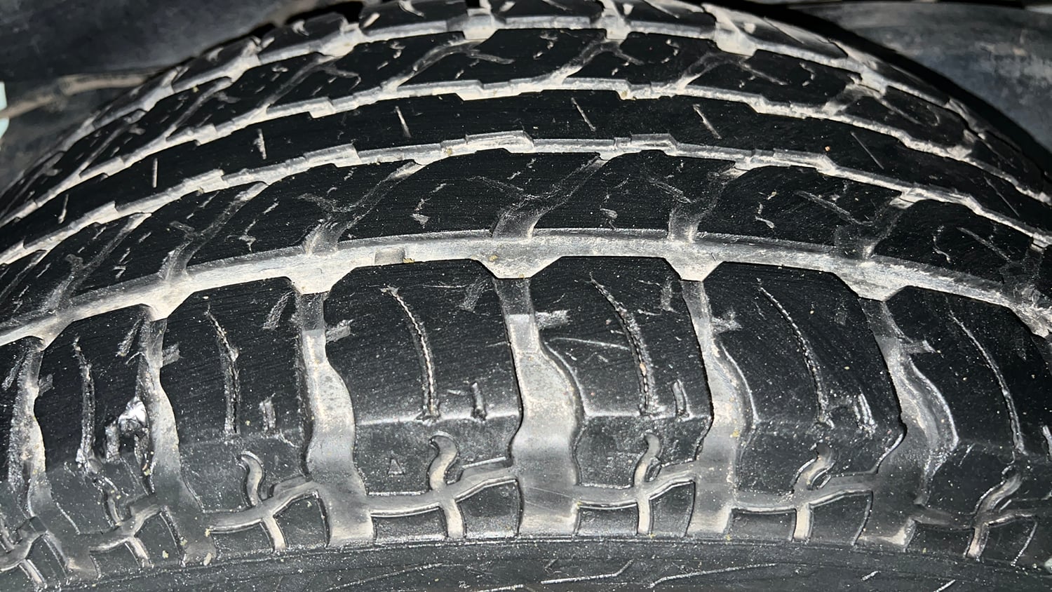Used 2021 mahindra Thar LX Hard Top Petrol MT 4WD Petrol Manual tyres RIGHT REAR TYRE TREAD VIEW