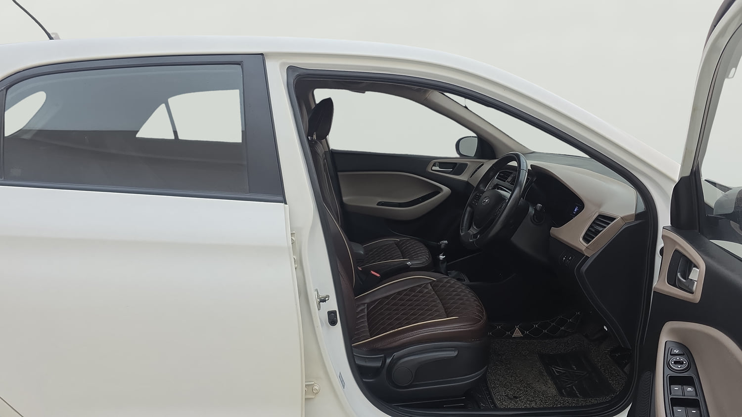 Used 2019 Hyundai Elite i20 Asta 1.2 (O) Petrol Manual interior RIGHT SIDE FRONT DOOR CABIN VIEW