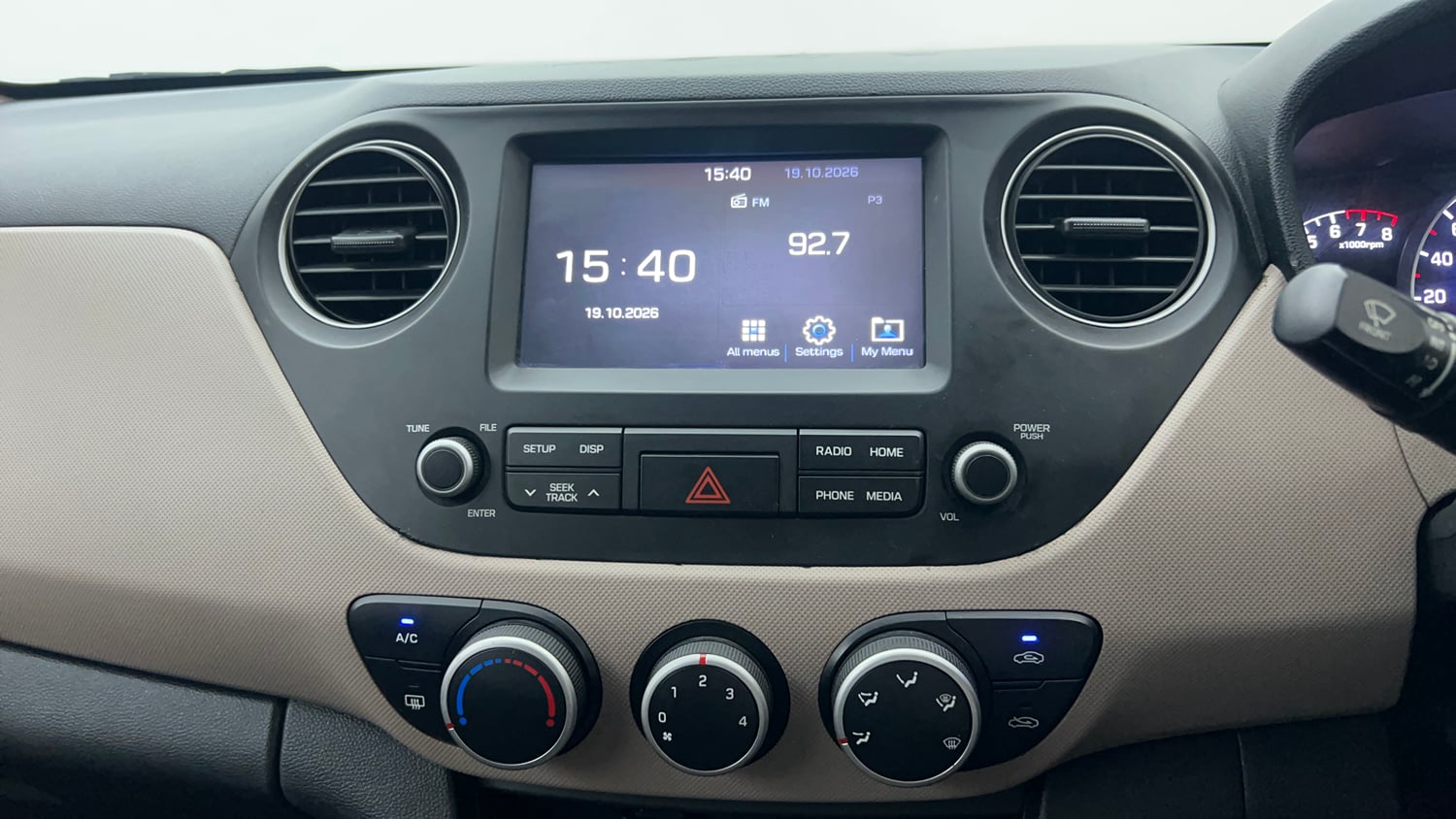 Used 2018 Hyundai Grand i10 Sportz 1.2 Kappa VTVT Dual Tone Petrol Manual interior MUSIC SYSTEM & AC CONTROL VIEW