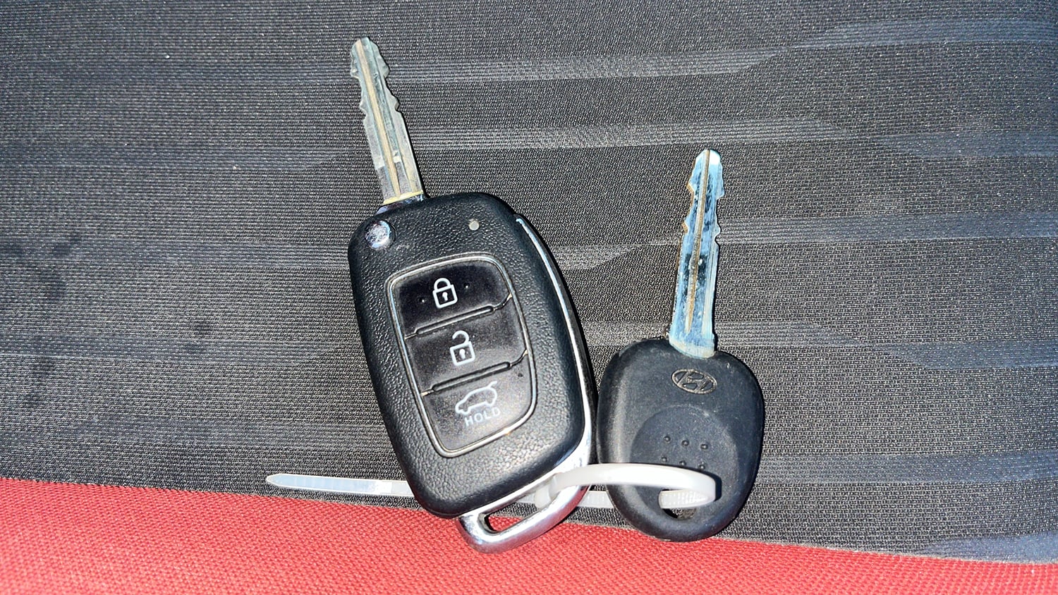 Used 2018 Hyundai Elite i20 Asta 1.2 Dual Tone Petrol Manual extra CAR KEY VIEW