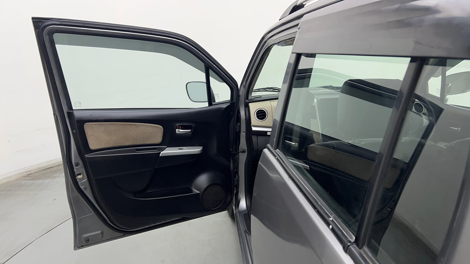 Used 2017 Maruti Suzuki Wagon R 1.0 LXI CNG (outside fitted) Cng Manual interior LEFT FRONT DOOR OPEN VIEW